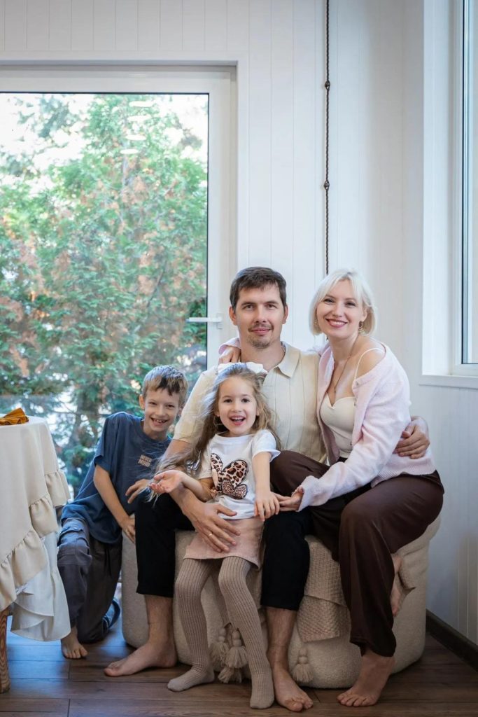 Вся семья вместе с детьми